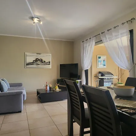 Christelle Apartment *