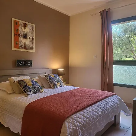 Christelle Apartment *