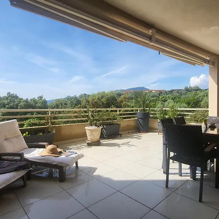 Christelle Lejlighed